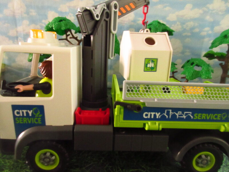 It's Springtime in Eastgate Park for the Playmobil people in our house...