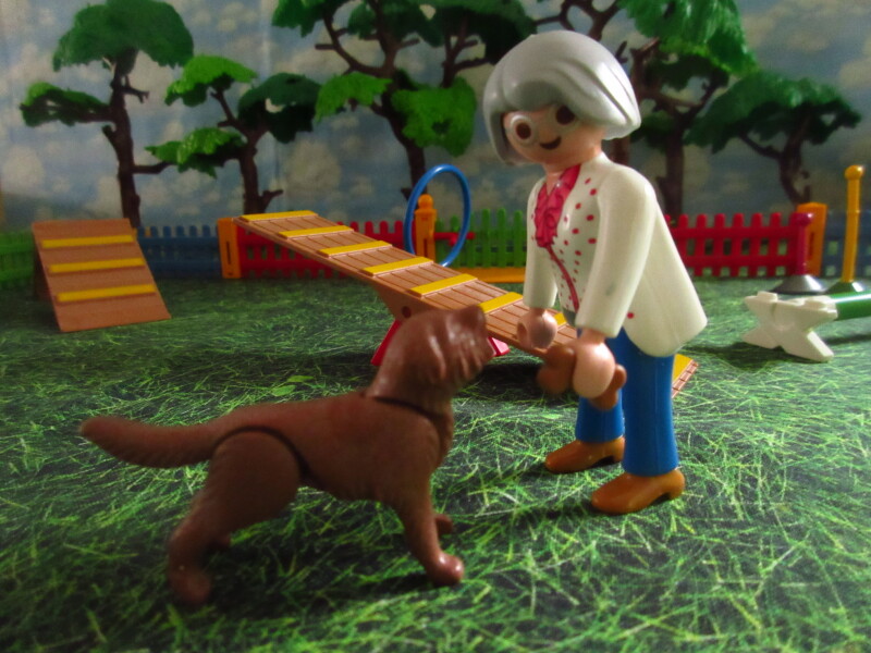 It's Springtime in Eastgate Park for the Playmobil people in our house...
