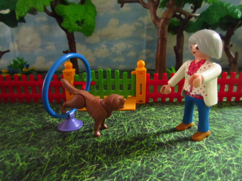 It's Springtime in Eastgate Park for the Playmobil people in our house...