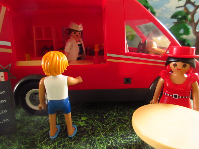 It's Springtime in Eastgate Park for the Playmobil people in our house...