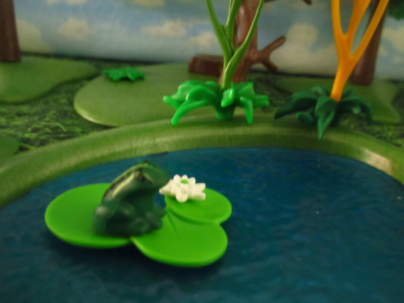 It's Springtime in Eastgate Park for the Playmobil people in our house...