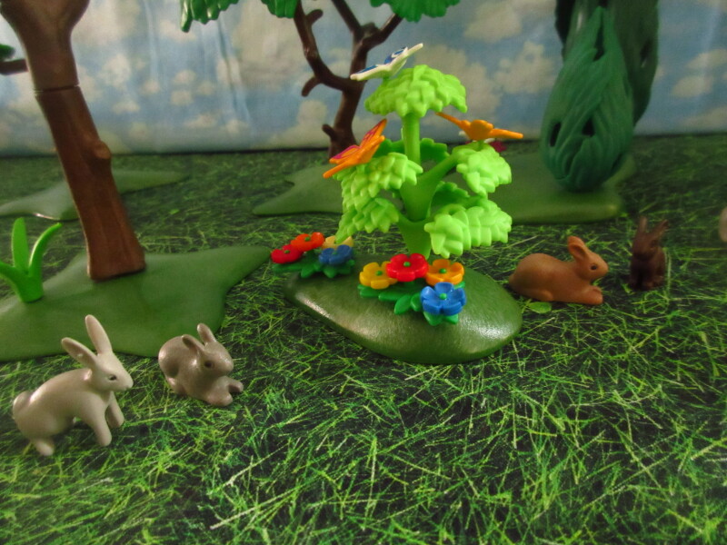 It's Springtime in Eastgate Park for the Playmobil people in our house...