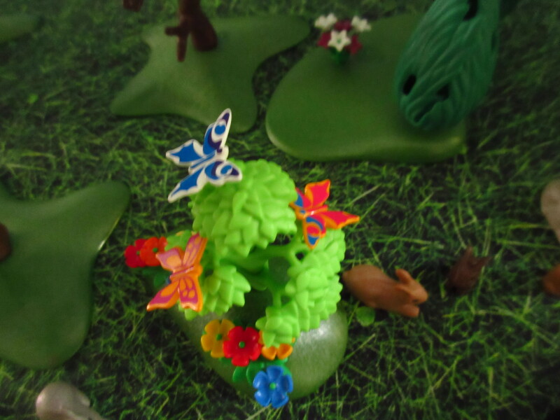 It's Springtime in Eastgate Park for the Playmobil people in our house...