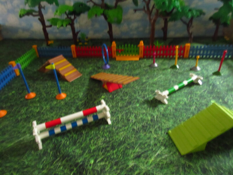 It's Springtime in Eastgate Park for the Playmobil people in our house...