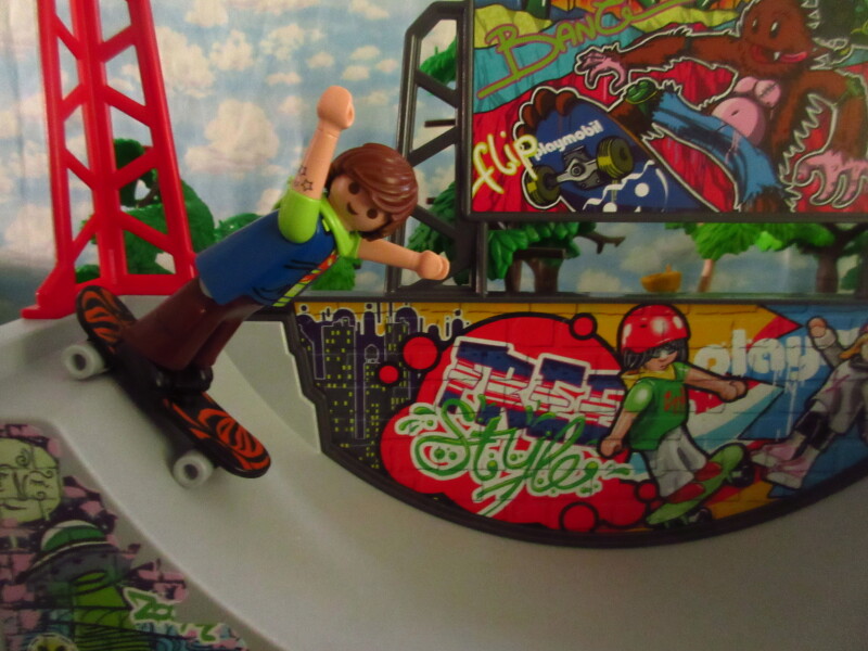 It's Springtime in Eastgate Park for the Playmobil people in our house...