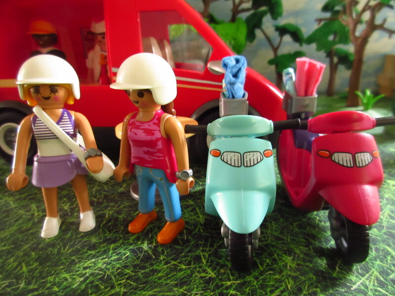 It's Springtime in Eastgate Park for the Playmobil people in our house...