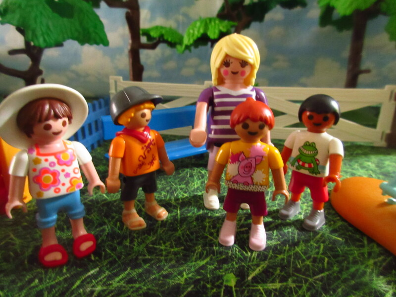 It's Springtime in Eastgate Park for the Playmobil people in our house...