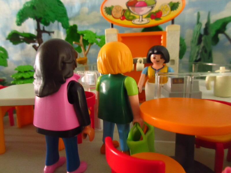 It's Springtime in Eastgate Park for the Playmobil people in our house...