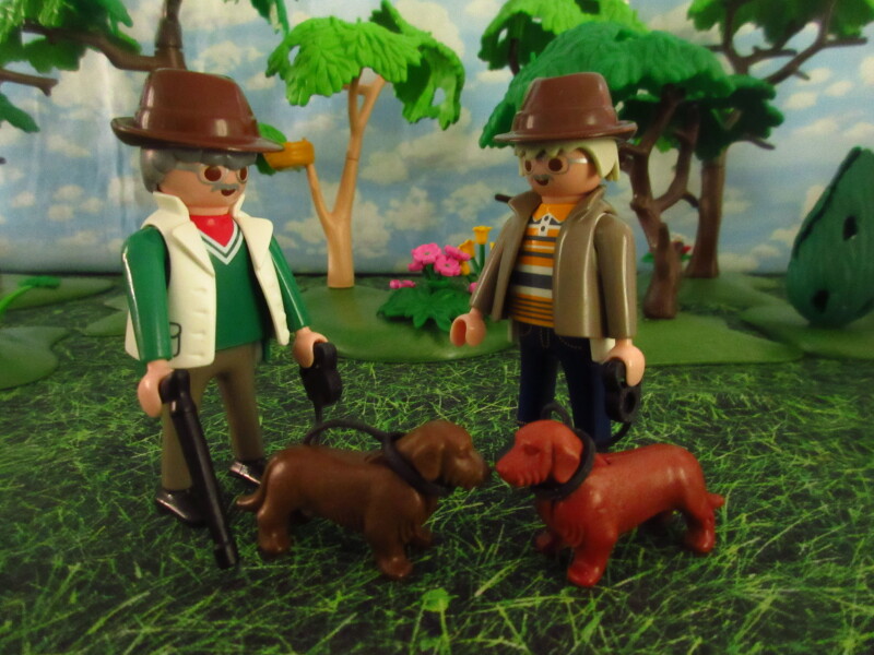 It's Springtime in Eastgate Park for the Playmobil people in our house...