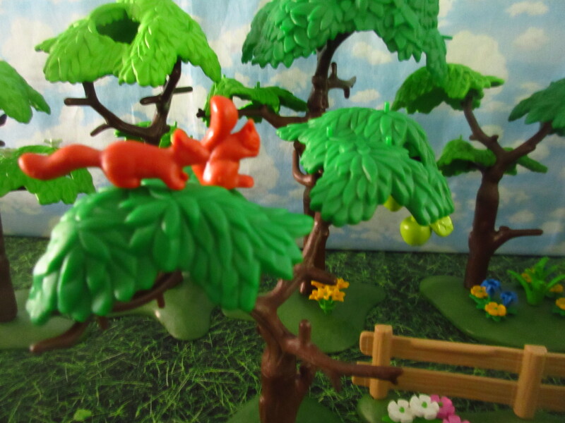 It's Springtime in Eastgate Park for the Playmobil people in our house...