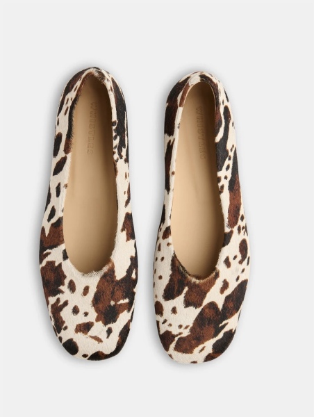 Can you help with footwear for this dress please?