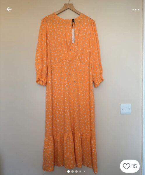 Which dress for the evening do of a wedding only?
