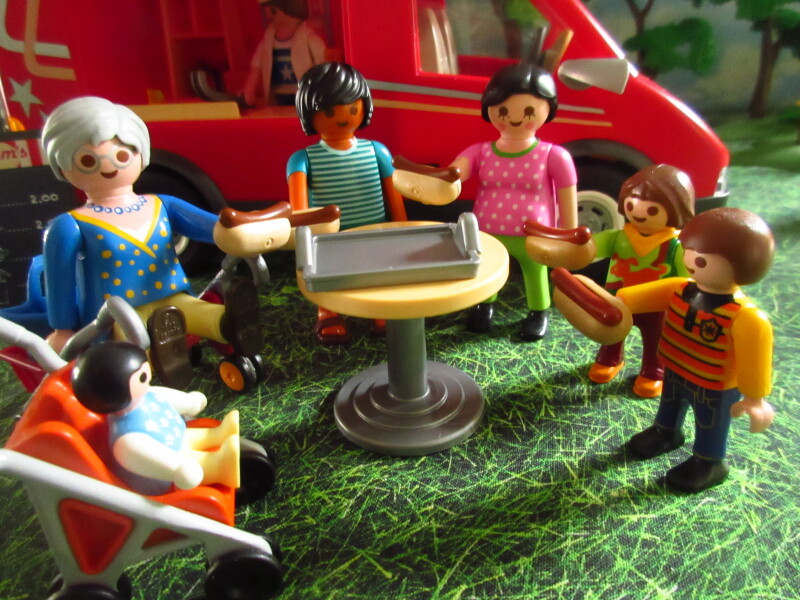 It's Springtime in Eastgate Park for the Playmobil people in our house...