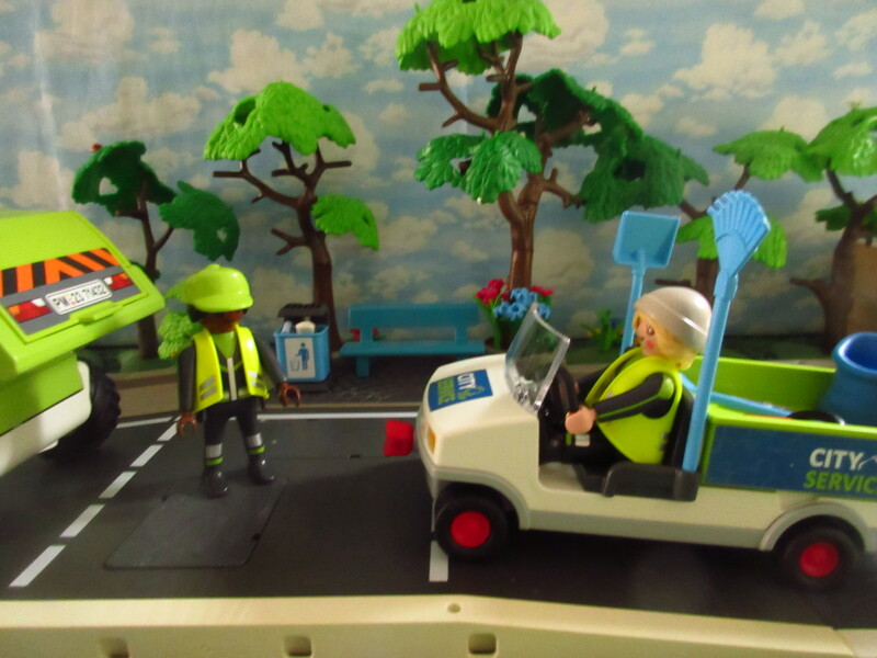 It's Springtime in Eastgate Park for the Playmobil people in our house...