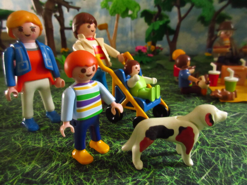 It's Springtime in Eastgate Park for the Playmobil people in our house...