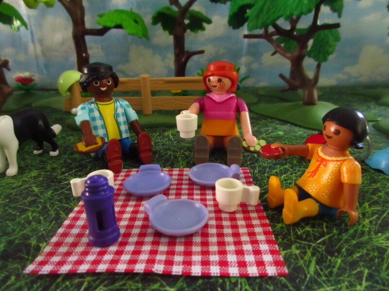It's Springtime in Eastgate Park for the Playmobil people in our house...