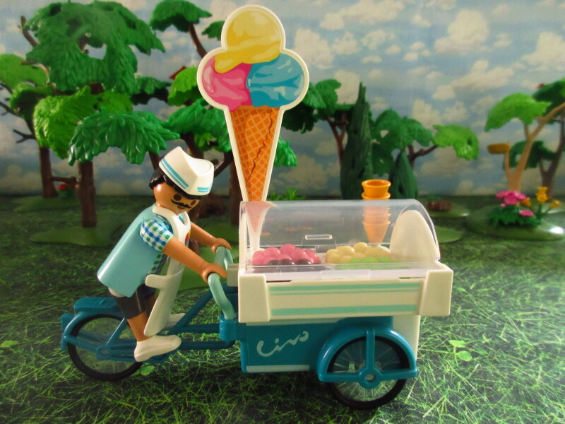 It's Springtime in Eastgate Park for the Playmobil people in our house...