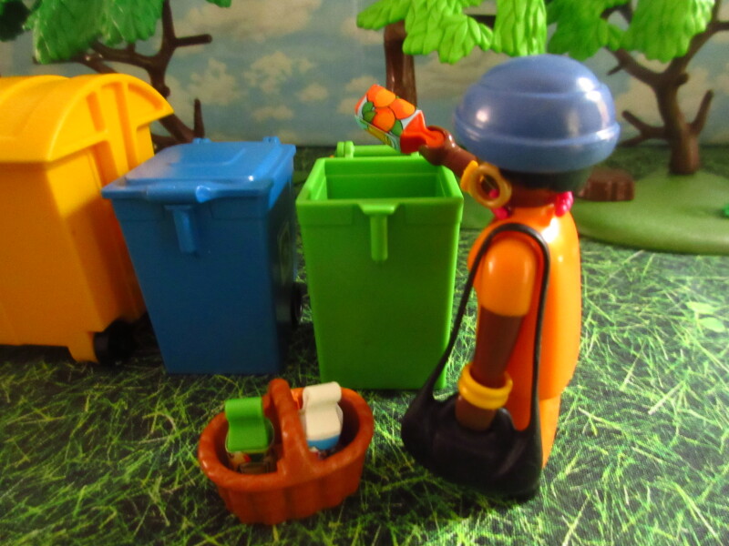 It's Springtime in Eastgate Park for the Playmobil people in our house...