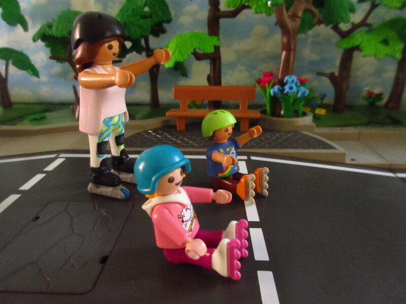 It's Springtime in Eastgate Park for the Playmobil people in our house...