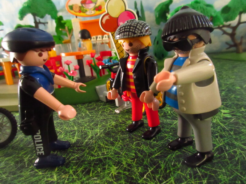 It's Springtime in Eastgate Park for the Playmobil people in our house...