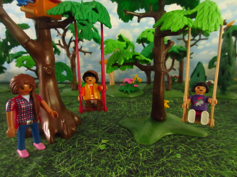 It's Springtime in Eastgate Park for the Playmobil people in our house...
