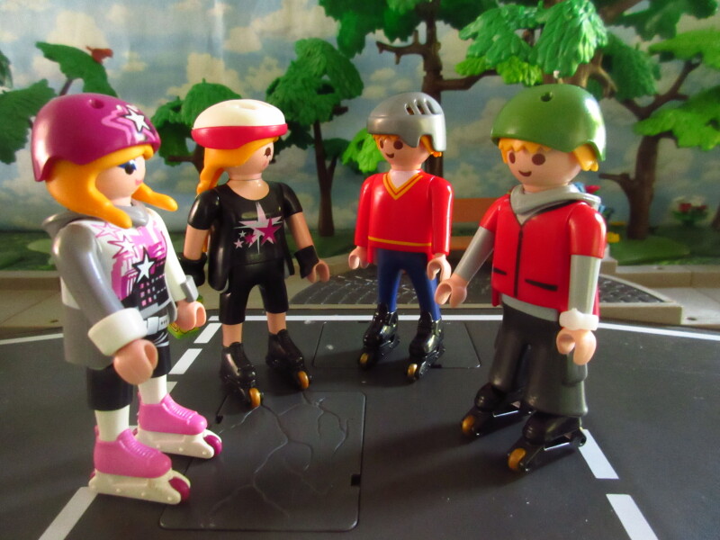 It's Springtime in Eastgate Park for the Playmobil people in our house...