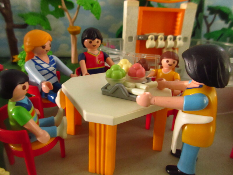 It's Springtime in Eastgate Park for the Playmobil people in our house...