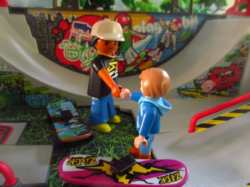 It's Springtime in Eastgate Park for the Playmobil people in our house...