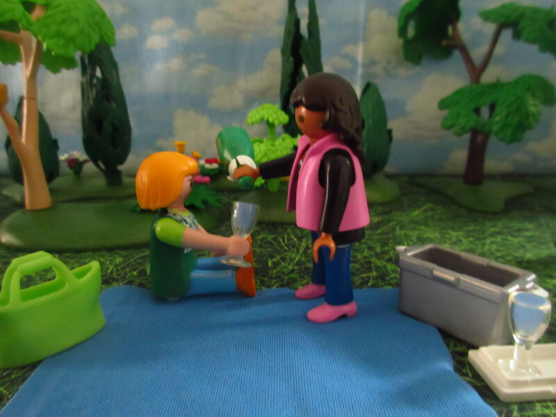 It's Springtime in Eastgate Park for the Playmobil people in our house...