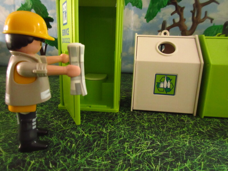 It's Springtime in Eastgate Park for the Playmobil people in our house...