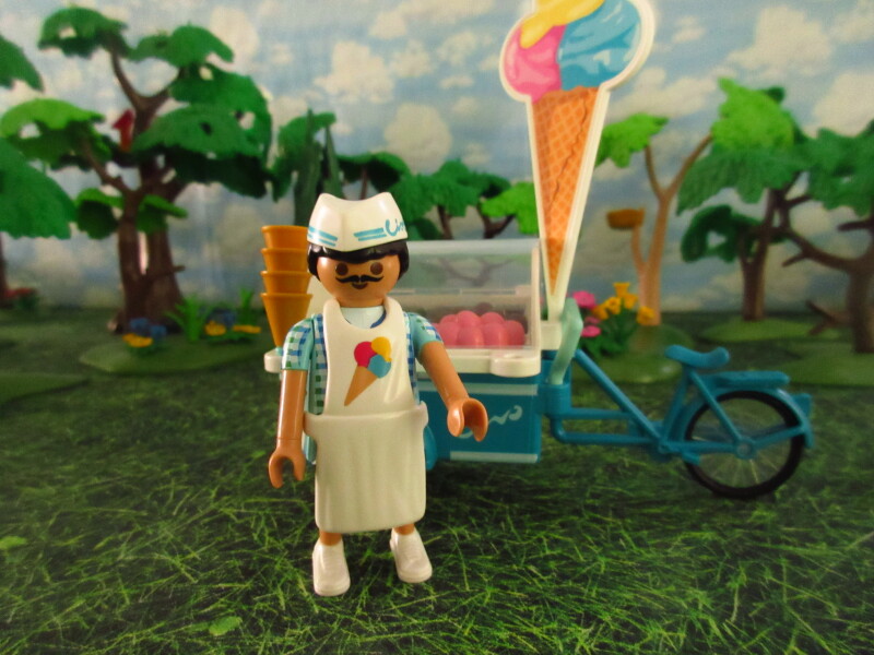 It's Springtime in Eastgate Park for the Playmobil people in our house...