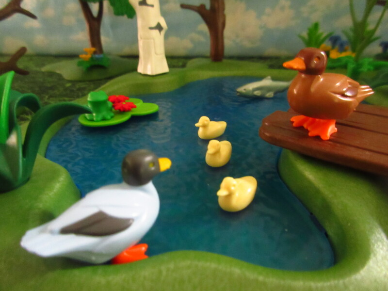 It's Springtime in Eastgate Park for the Playmobil people in our house...