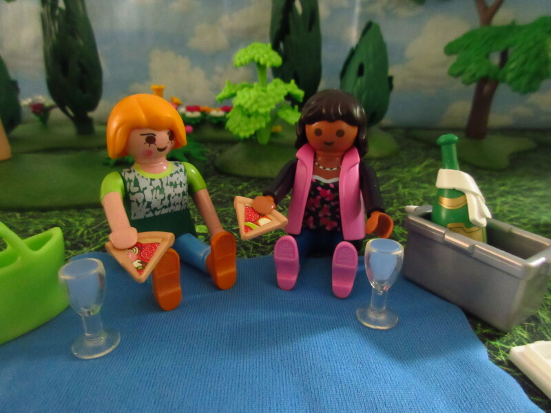It's Springtime in Eastgate Park for the Playmobil people in our house...