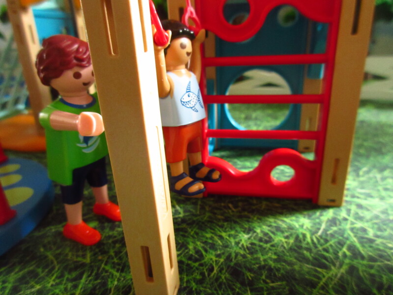 It's Springtime in Eastgate Park for the Playmobil people in our house...