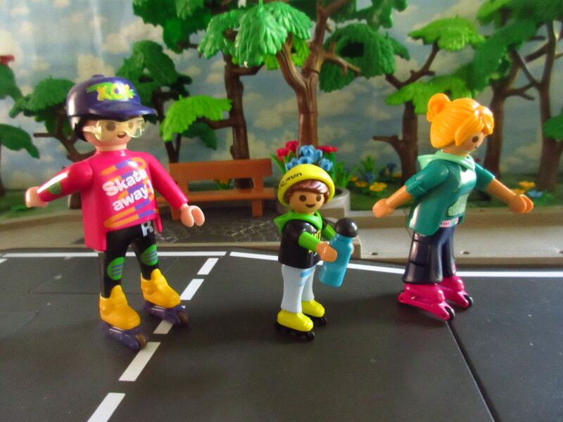 It's Springtime in Eastgate Park for the Playmobil people in our house...
