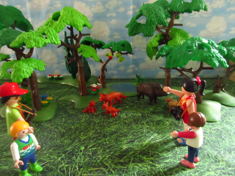 It's Springtime in Eastgate Park for the Playmobil people in our house...