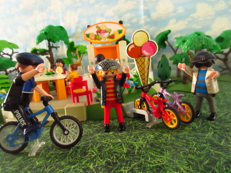 It's Springtime in Eastgate Park for the Playmobil people in our house...