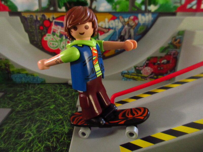 It's Springtime in Eastgate Park for the Playmobil people in our house...