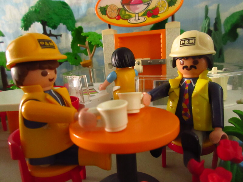 It's Springtime in Eastgate Park for the Playmobil people in our house...