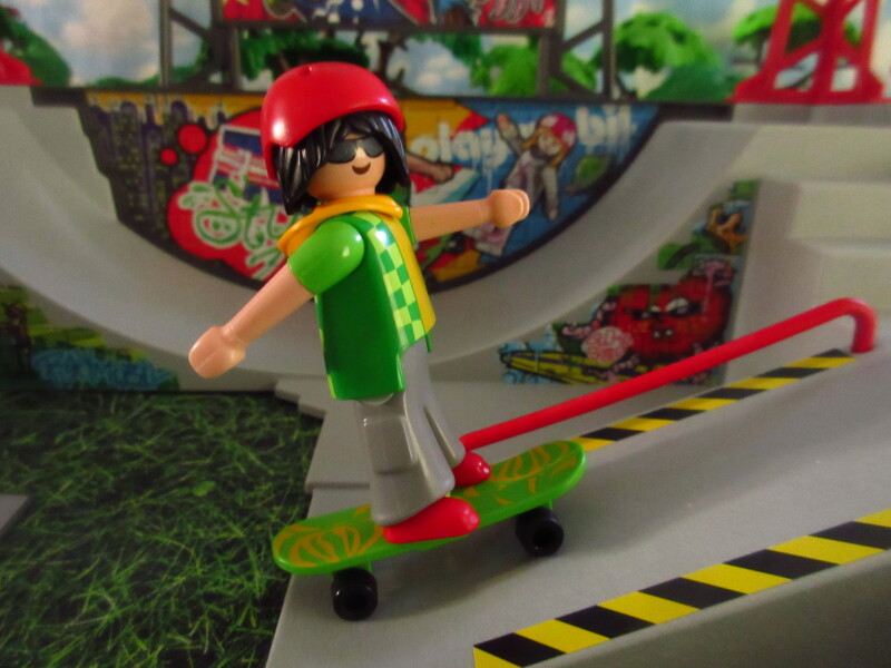 It's Springtime in Eastgate Park for the Playmobil people in our house...