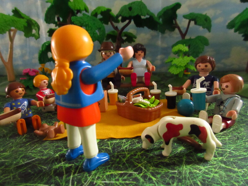 It's Springtime in Eastgate Park for the Playmobil people in our house...