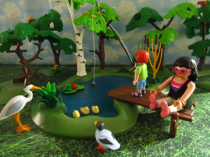 It's Springtime in Eastgate Park for the Playmobil people in our house...