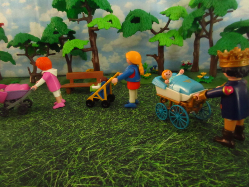 It's Springtime in Eastgate Park for the Playmobil people in our house...