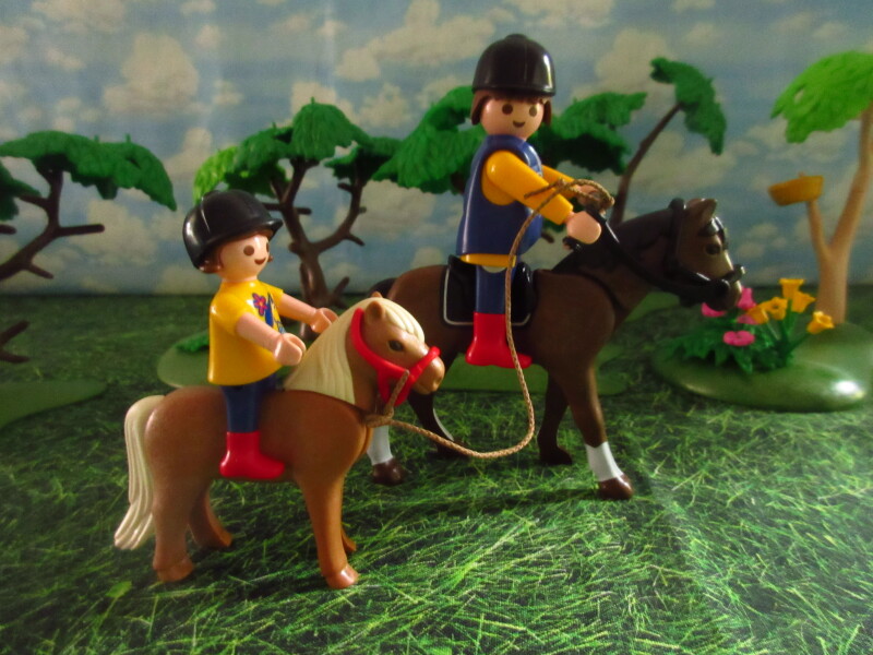 It's Springtime in Eastgate Park for the Playmobil people in our house...