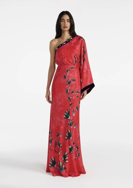 What should I wear to a black tie celebrity wedding?