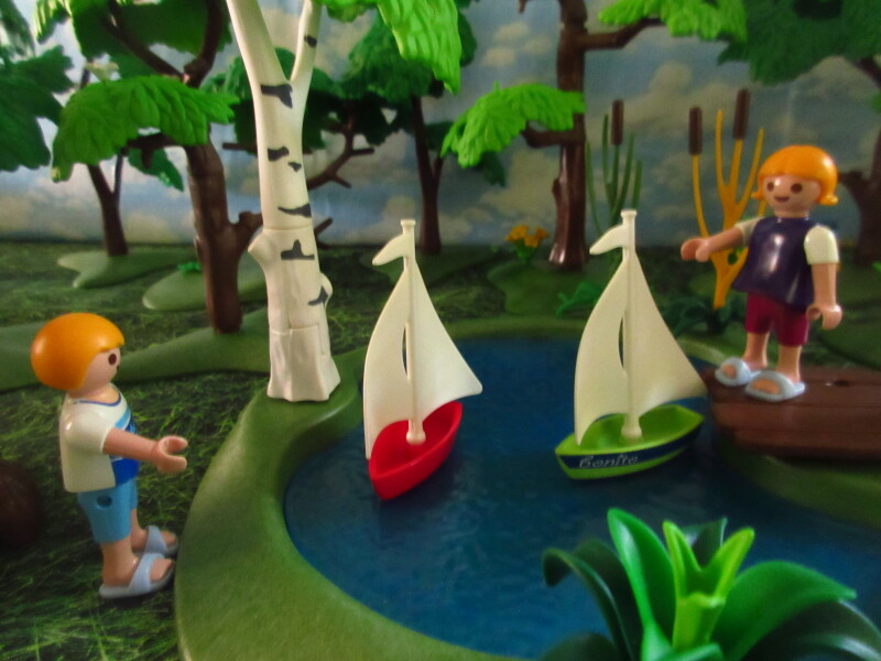 It's Springtime in Eastgate Park for the Playmobil people in our house...
