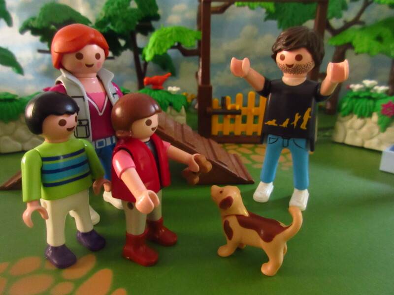 It's Springtime in Eastgate Park for the Playmobil people in our house...