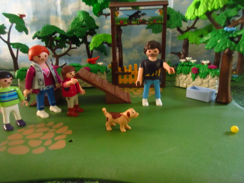 It's Springtime in Eastgate Park for the Playmobil people in our house...