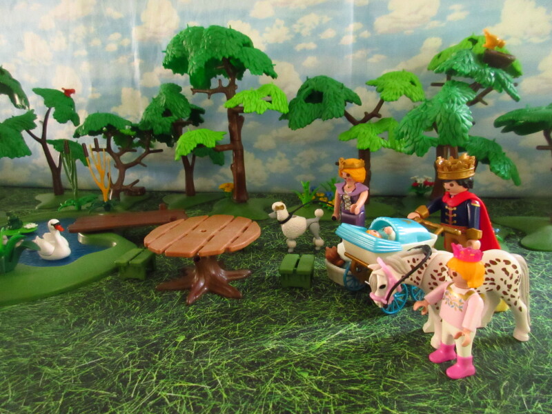 It's Springtime in Eastgate Park for the Playmobil people in our house...