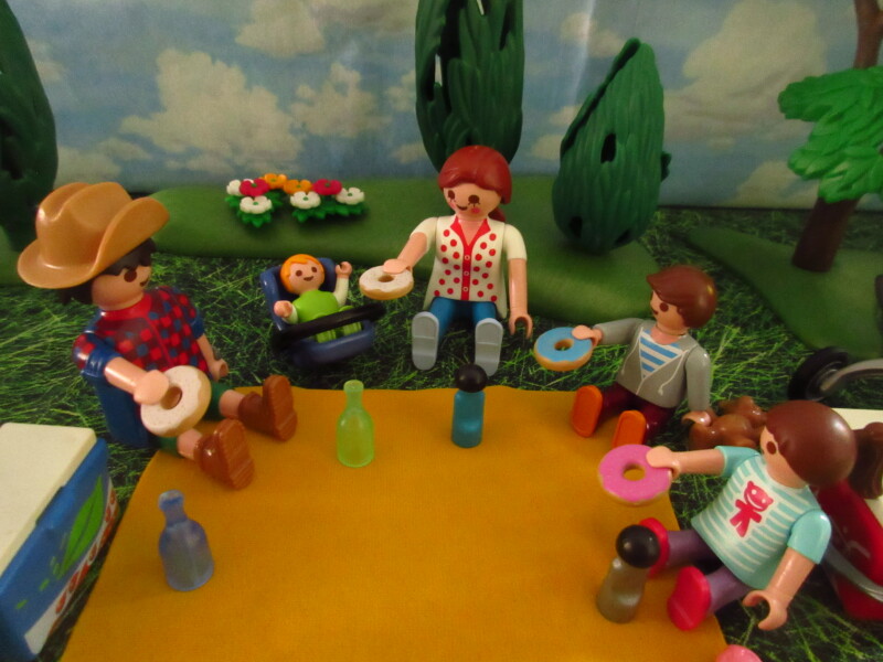 It's Springtime in Eastgate Park for the Playmobil people in our house...